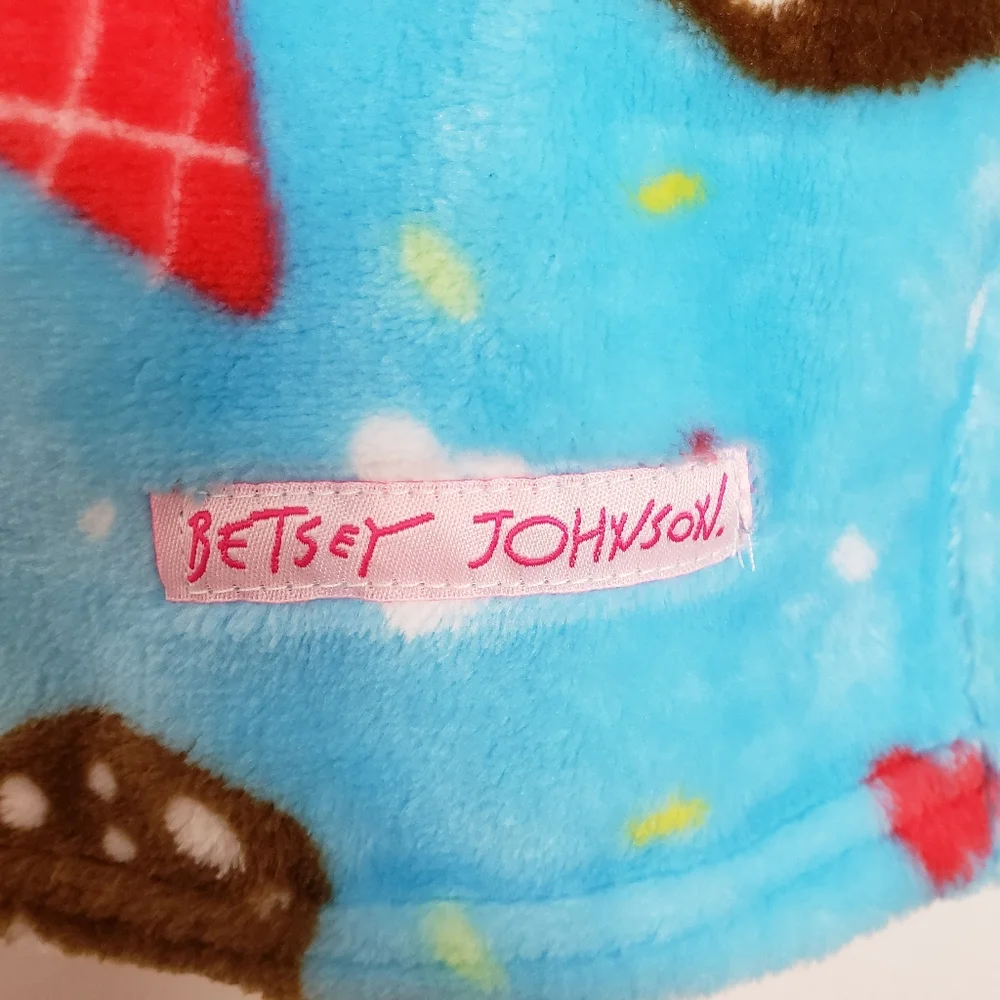 Betsey Johnson Junk Food Yum Yum Ultra Soft Plush Throw Blanket 50in X 60in